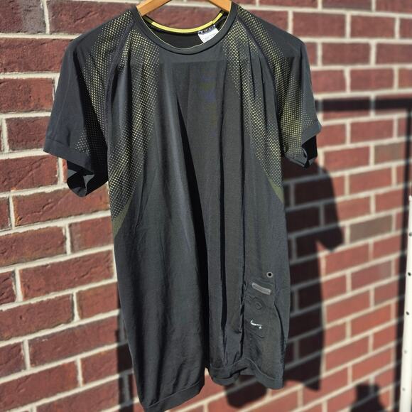 Nike+ iPod Compression Running T-Shirt - Picture 2 of 4